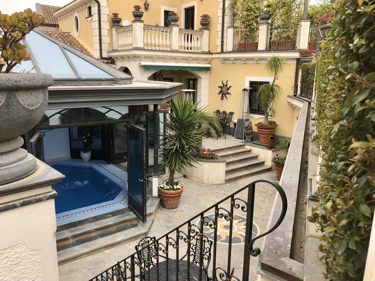 فندق Castello Del Sole أتشيريالي المظهر الخارجي الصورة