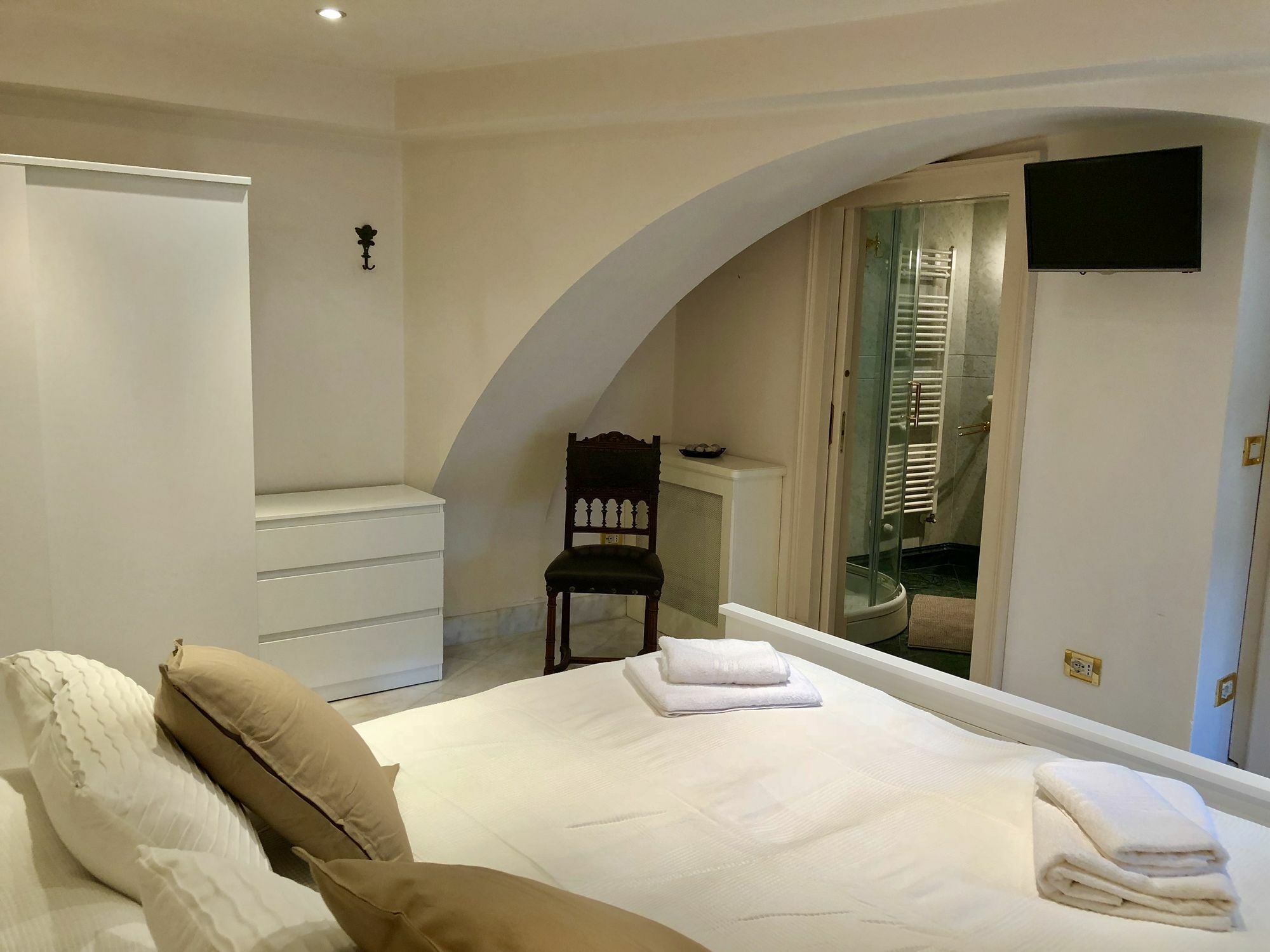 فندق Castello Del Sole أتشيريالي المظهر الخارجي الصورة